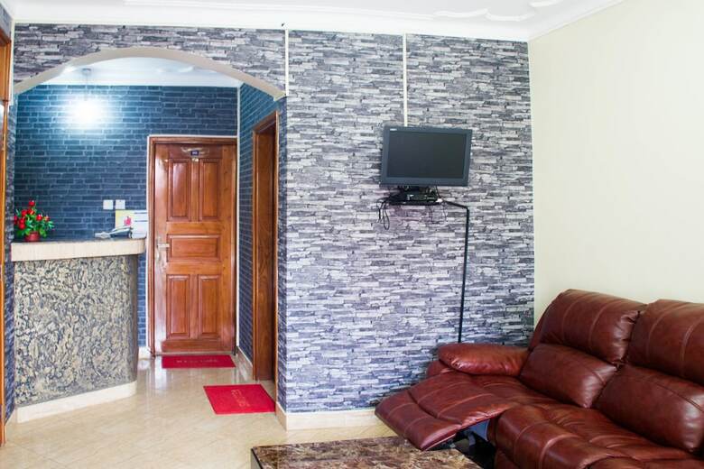Homely Nest Hotel