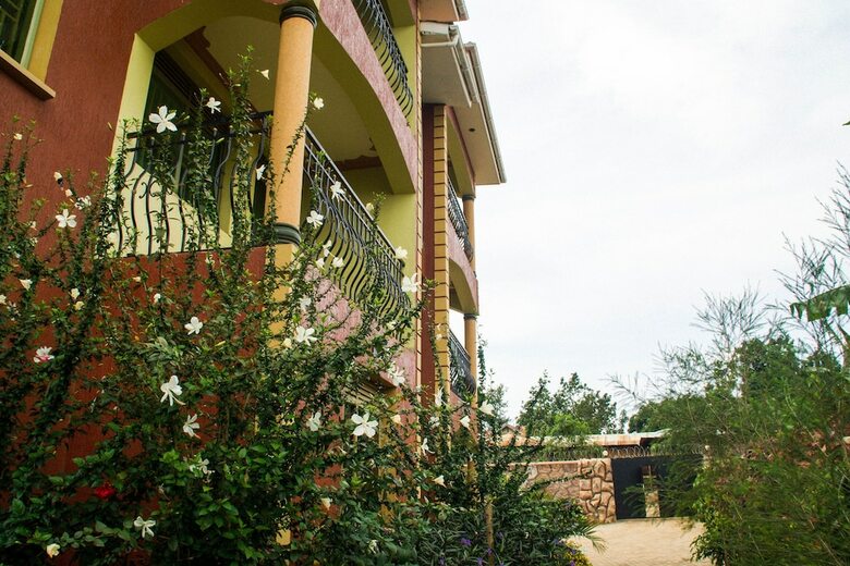 Homely Nest Hotel