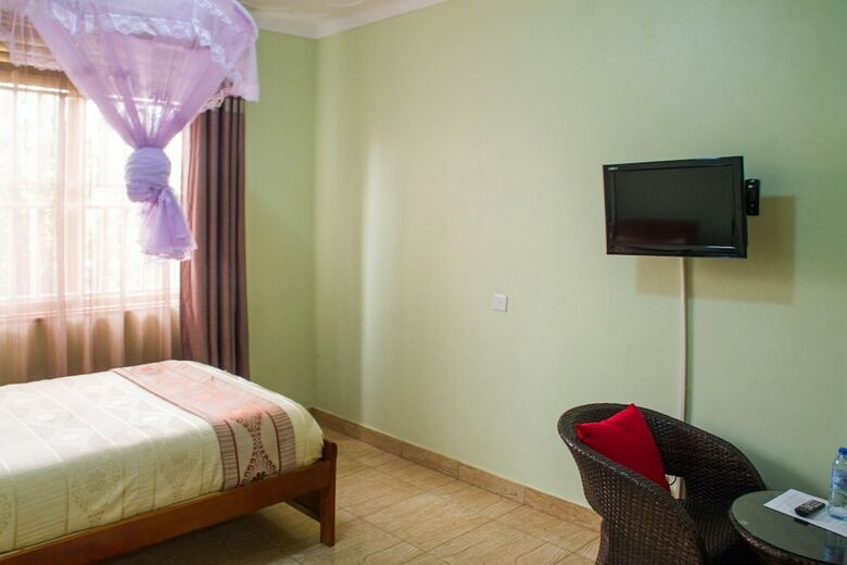 Homely Nest Hotel