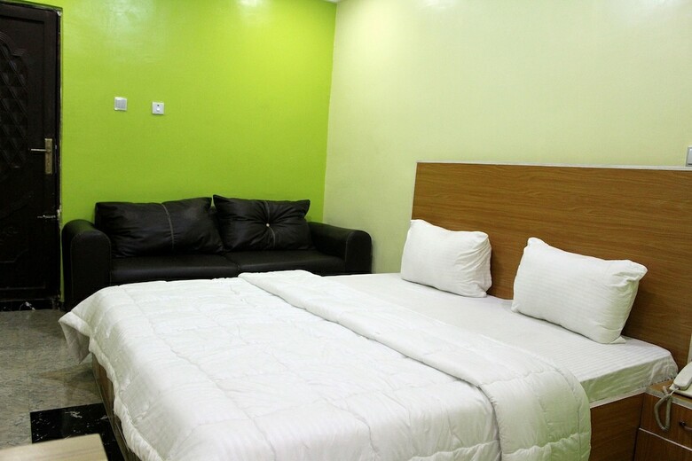 Osajamen Hotel