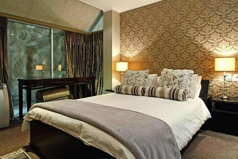 Rhapsody - Two Bedroom Apartment, Sleeps 4