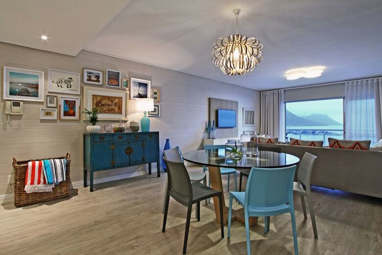 Dunmore Blue - Two Bedroom Apartment, Sleeps 4