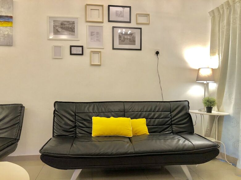 H & H Guesthouse 2