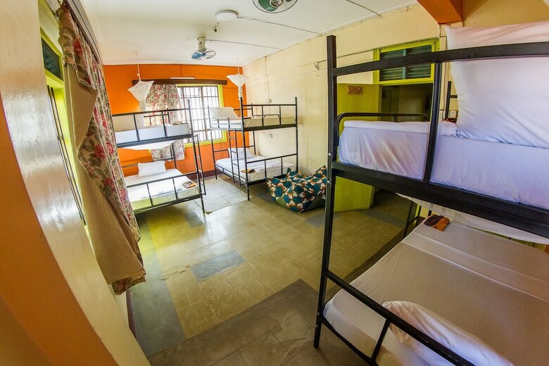 Hostal We Travel Hostel