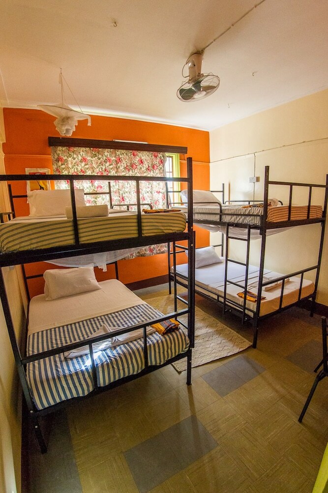 Hostal We Travel Hostel