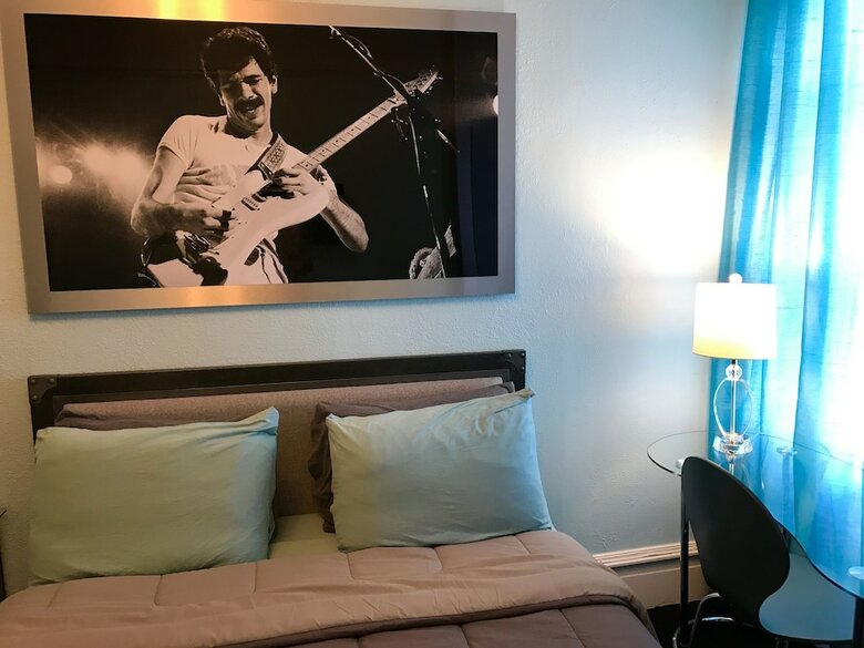 Hostal Music City Hotel
