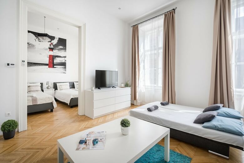 Real Apartments Vadasz