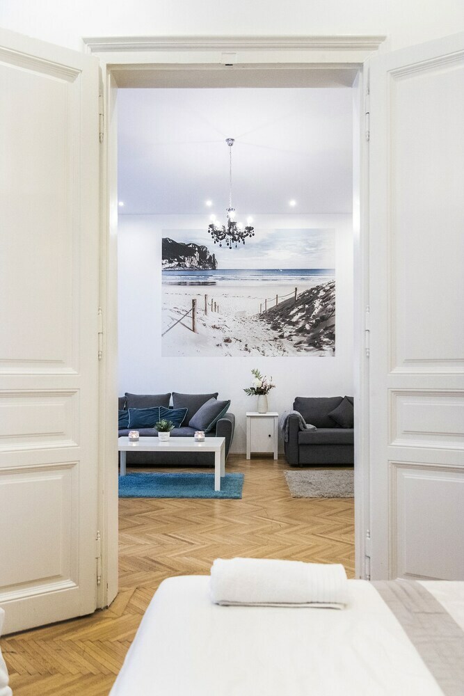 Real Apartments Vadasz