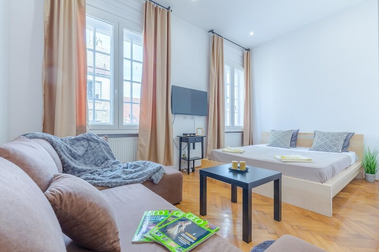 Real Apartments Zoltan