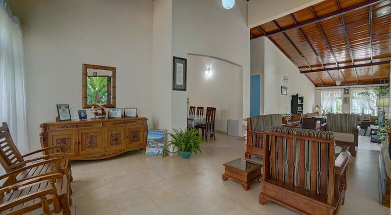 Hotel Hanthana Holiday Rooms