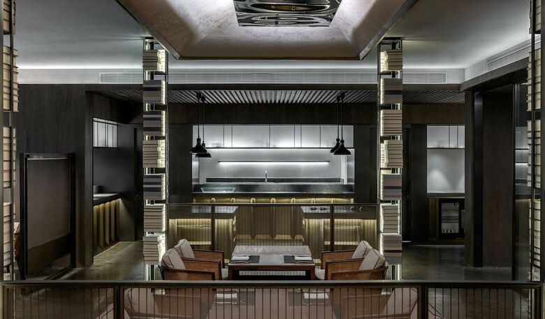 Joya Shanghai Xujiahui Hotel