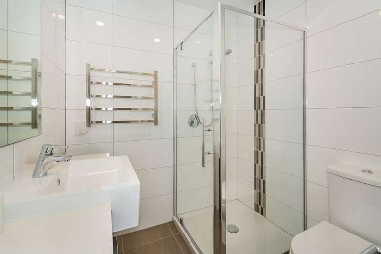 Albany Brand New Serviced Apartment