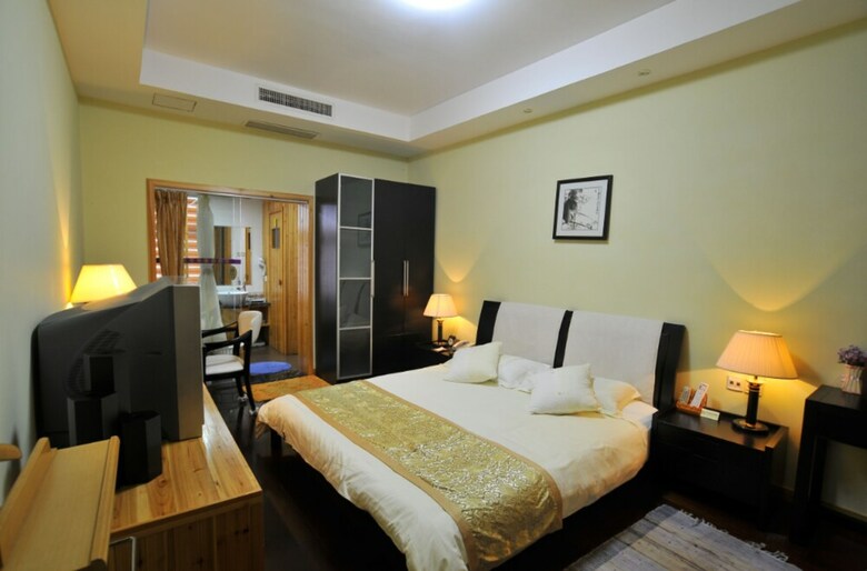 Taiping Lake Clove Garden Hotel
