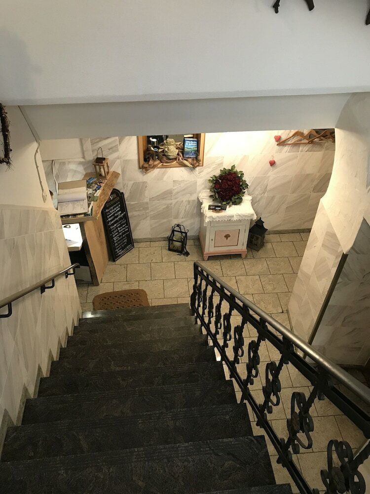 Hostal Gasthof Zum Waldstein