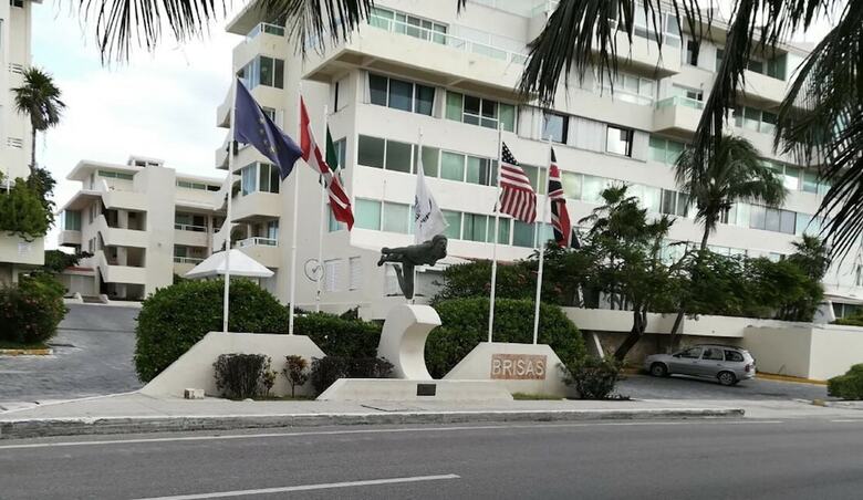 Apartamentos Brisas 10 Beachside Suites