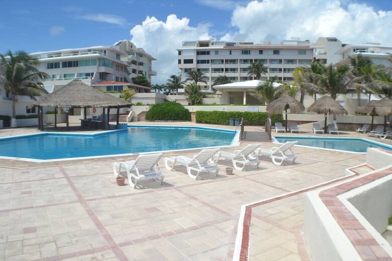 Apartamentos Brisas 10 Beachside Suites