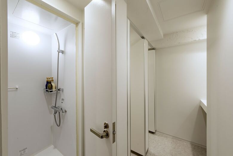 Hostal &and Hostel Kanda