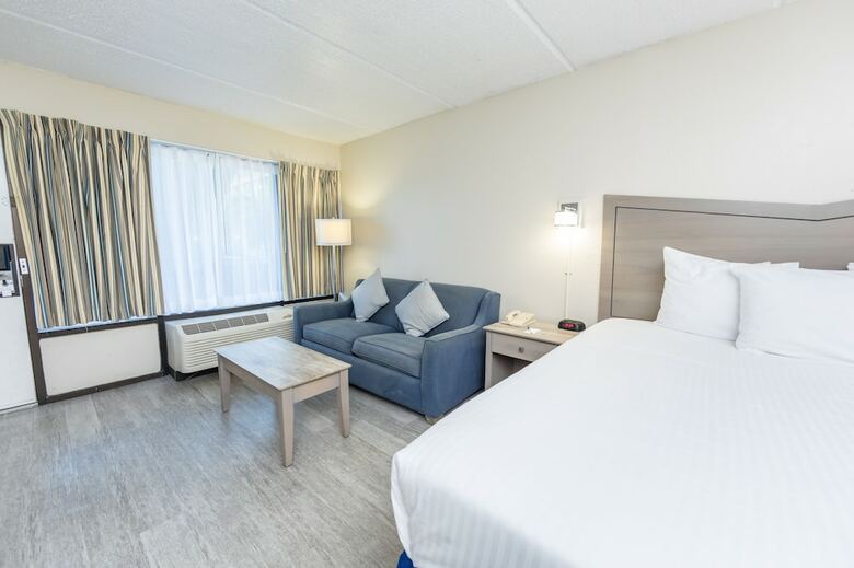 Ocean Coast Hotel At The Beach