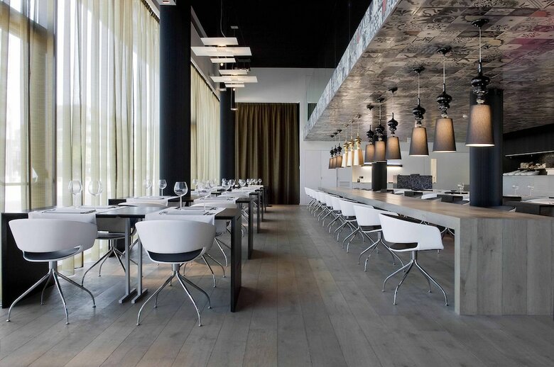 Carbon Hotel - Different Hotels