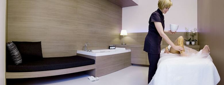 Carbon Hotel - Different Hotels