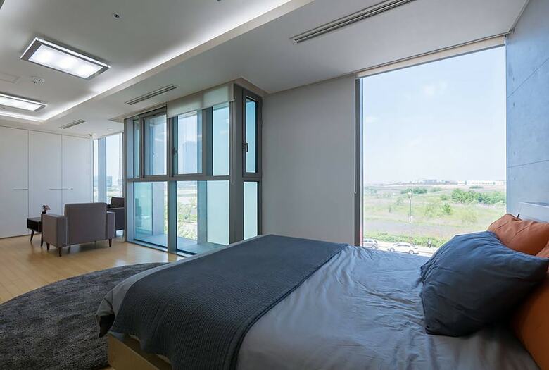 Canal Walk Aparthotel