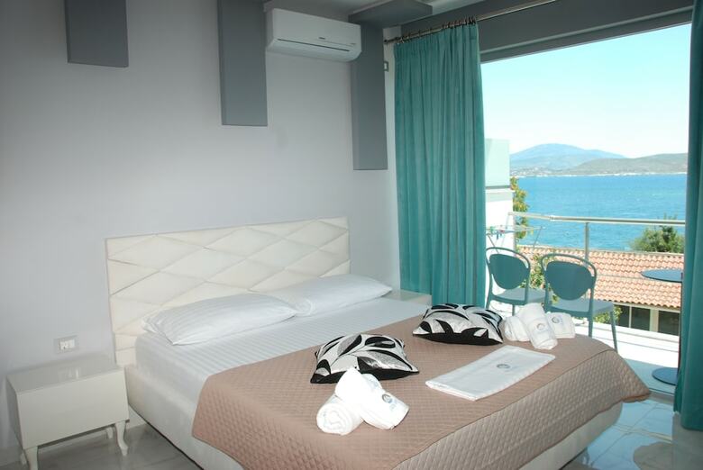Hotel Oceanic Overview Suites