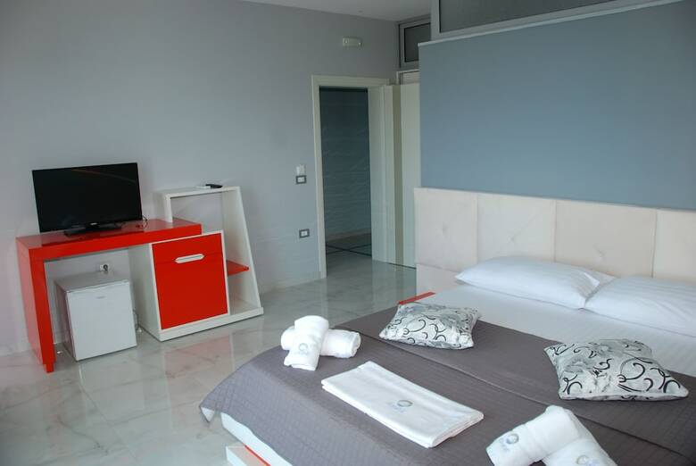 Hotel Oceanic Overview Suites
