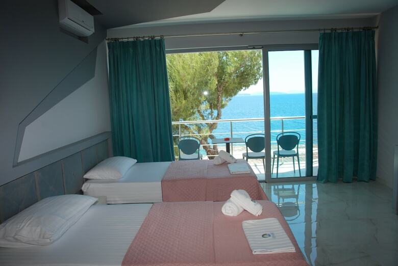 Hotel Oceanic Overview Suites