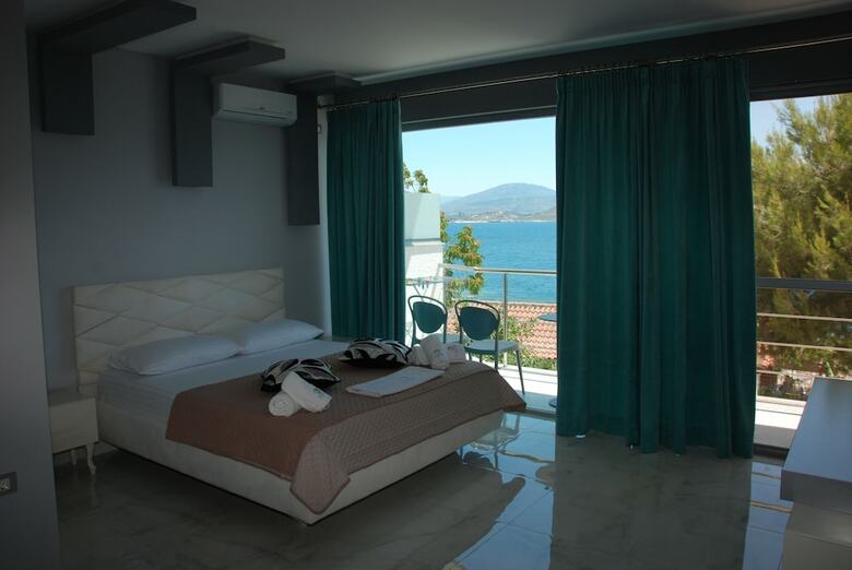 Hotel Oceanic Overview Suites