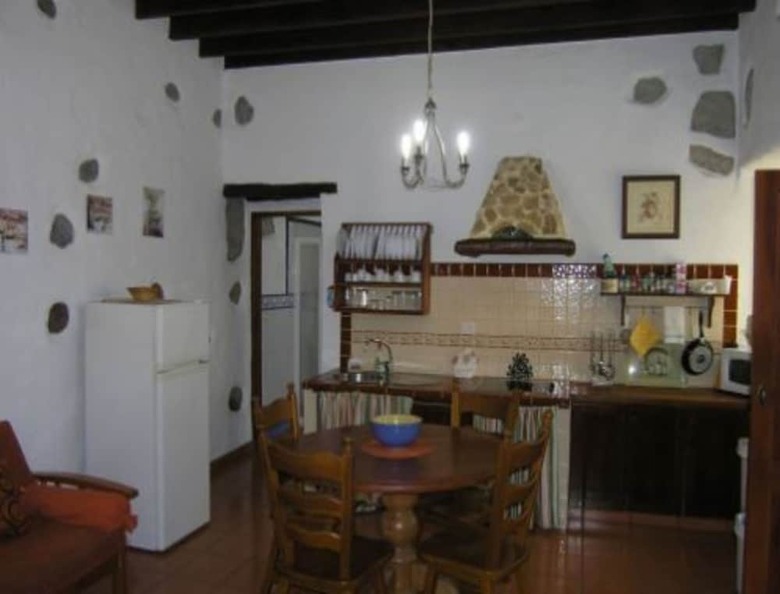 104195 - House In Ag�imes