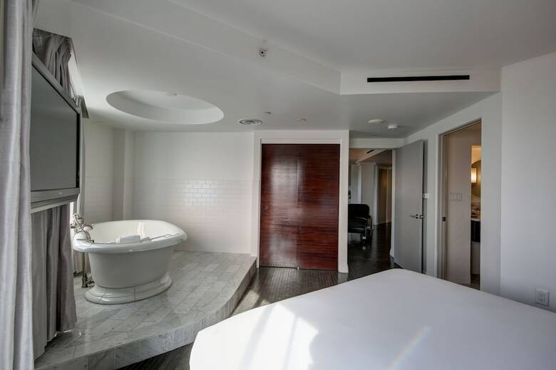 Hotel Shangri La Santa Monica
