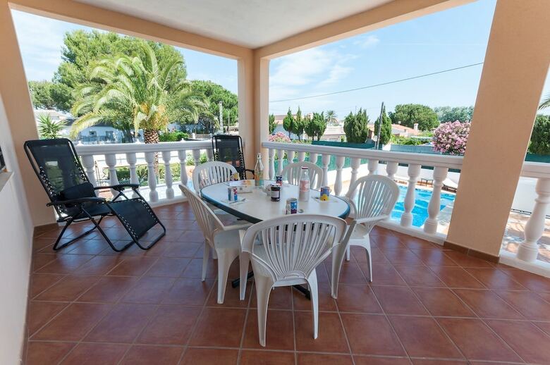 Apartamentos Mengual