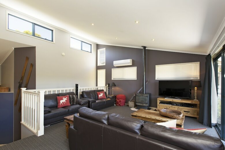 Acacia 2 - Luxurious Holiday Townhouse