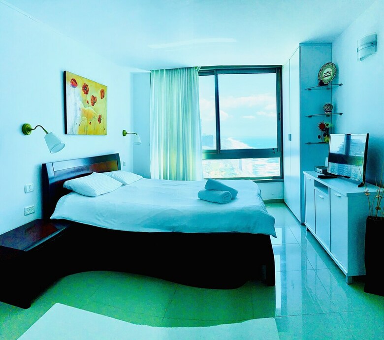 The Seasons King David Apartment
