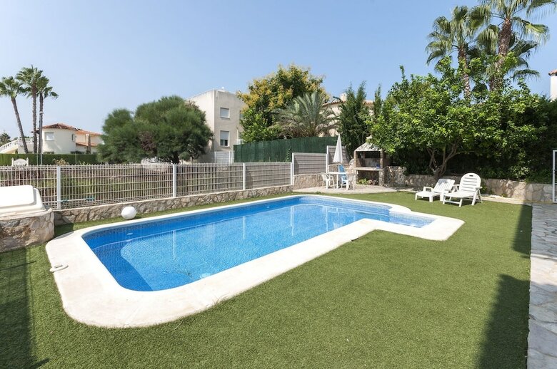 Melisa - Chalet With Shared Pool In Oliva Nova