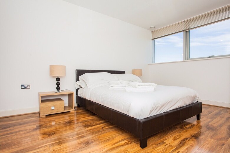 Stunning 2 Bed Apartment With Amazing Views