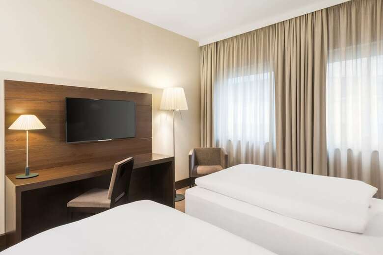 Hotel NH D�sseldorf K�nigsallee