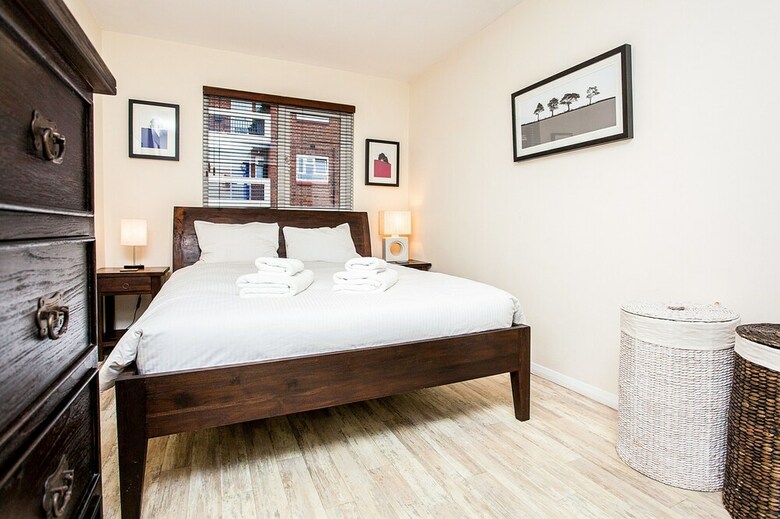 Stunning Spacious South London 1 Bed Apartment With Balcony