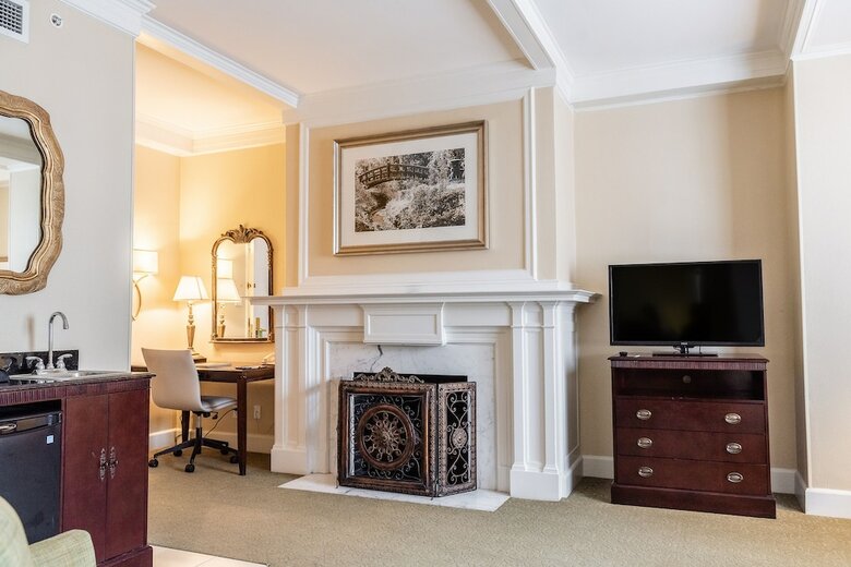 Hotel Hampton Inn & Suites-downtown-tutwiler