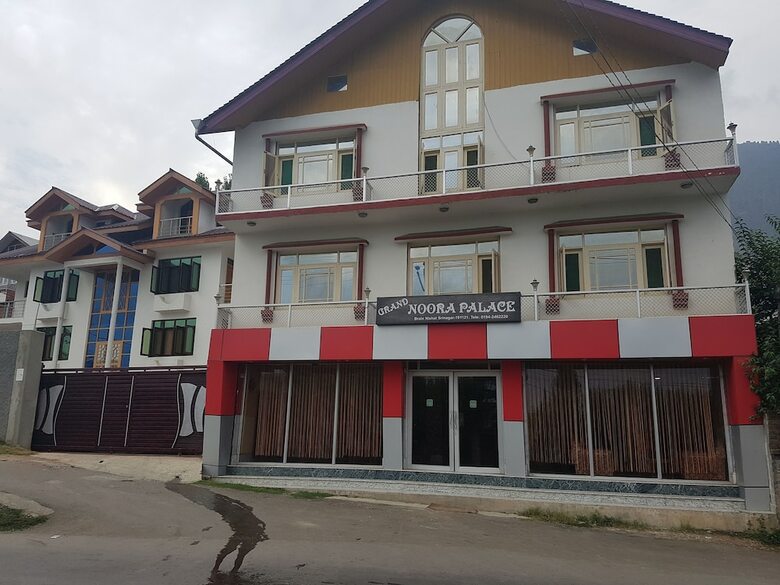 Hotel Grand Noora Palace