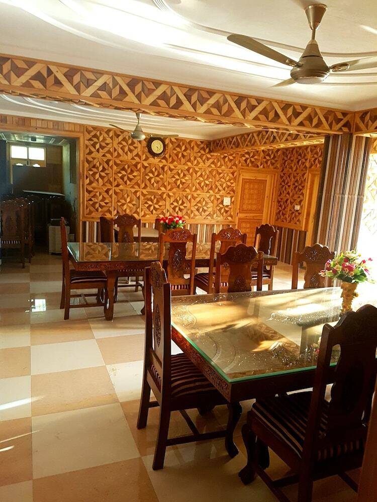 Hotel Grand Noora Palace