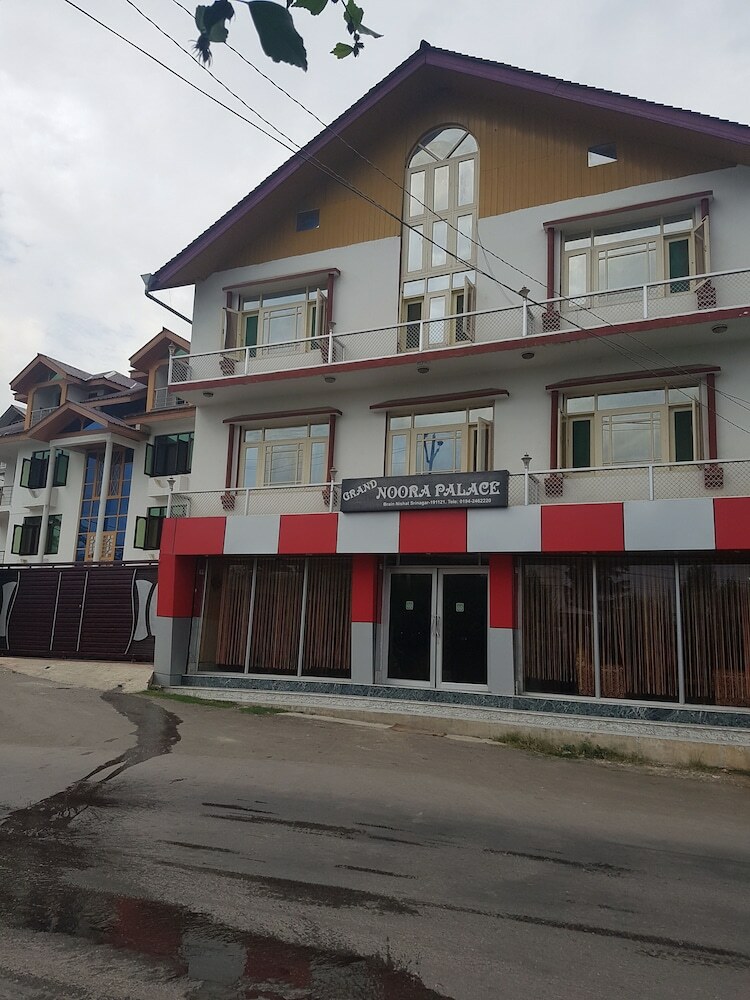 Hotel Grand Noora Palace