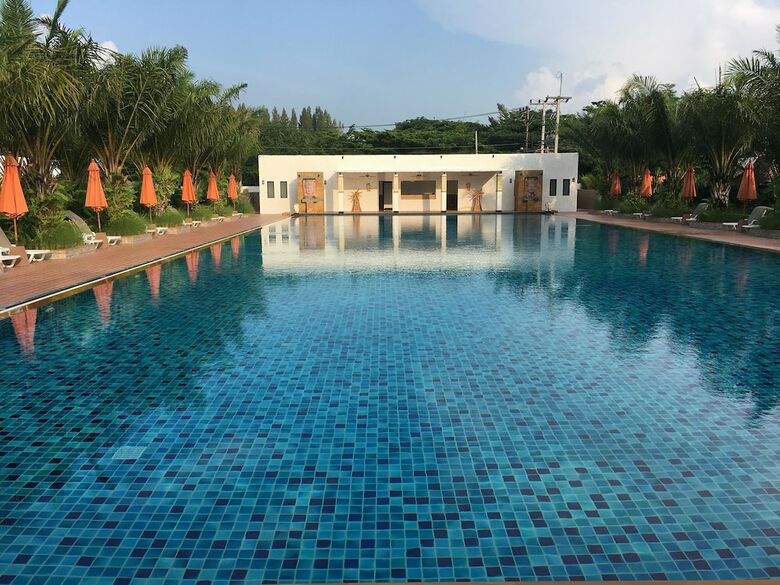 3z Pool Villa & Hotel