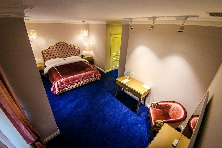 Royal Hotel