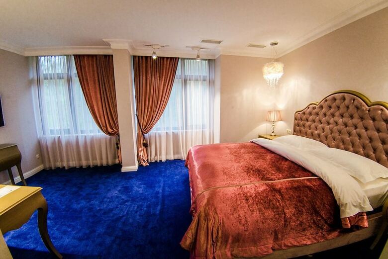 Royal Hotel