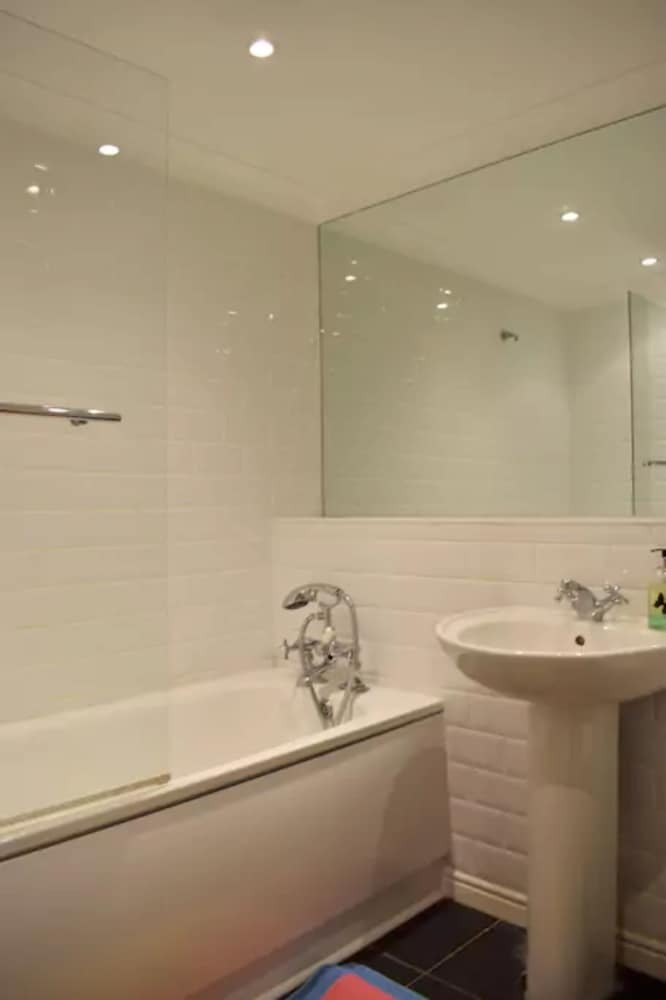Apartamentos Bright And Spacious 2 Bed House