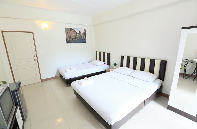 Hotel Sk Resort