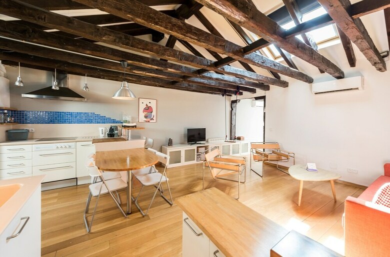 Apartamentos Malasa�a Teatro Barcel� City Center