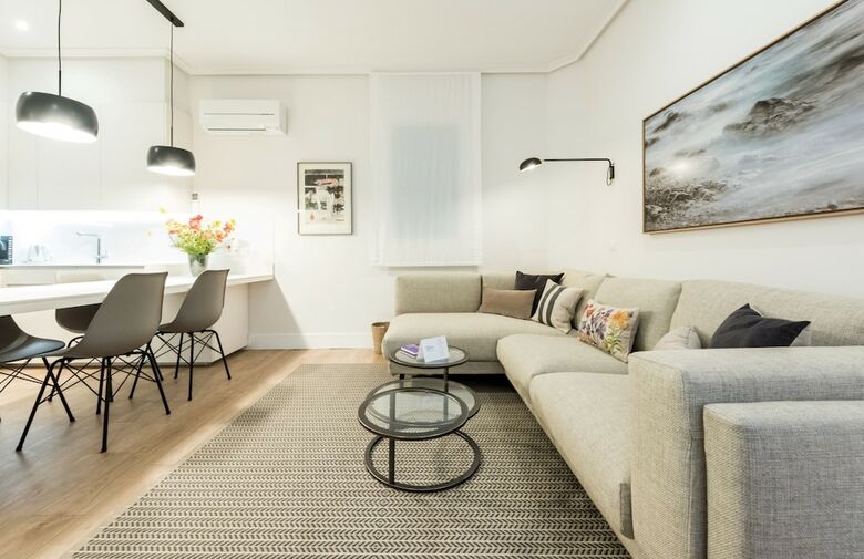 Apartamentos Goya City Center