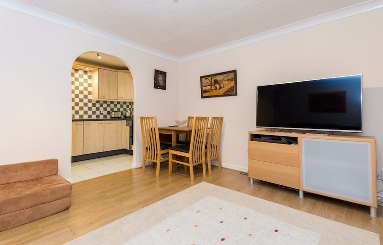 Apartamentos 2 Bedroom Flat 2 Minutes From The River